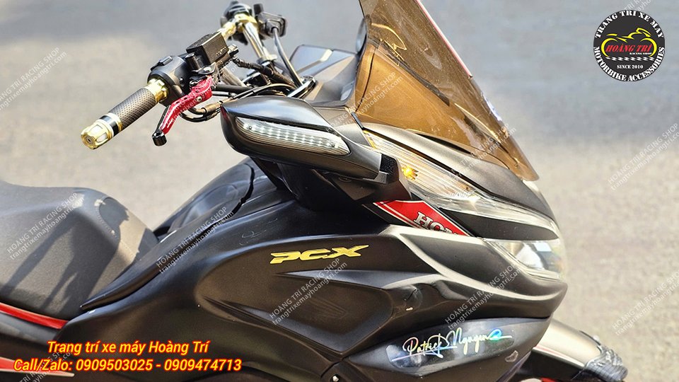 Thêm chiếc PCX 2018 độ giống Goldwing full đen