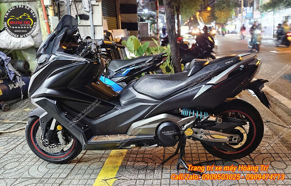 Cùng phụ kiện tiện ích - Gác chân phụ Kymco AK 550 PREMIUM