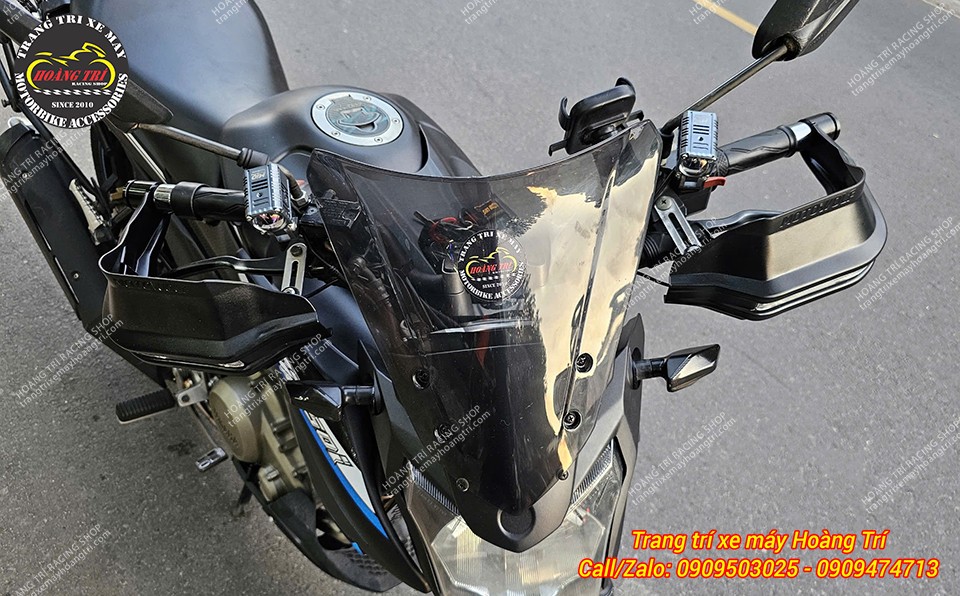 Ngoài ra, bảo vệ tay lái MotoWolf cũng được nâng cấp cho xe