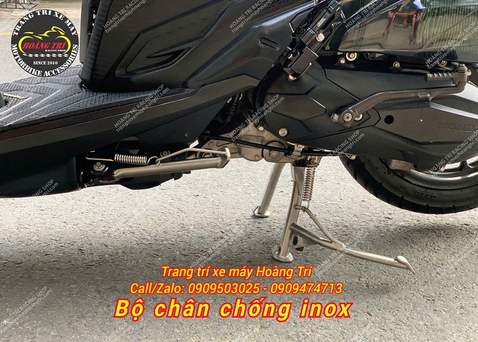 Chỉ cần lau sơ là đã có thể lấy lại vẻ đẹp ban đầu của bộ đôi chân chống inox