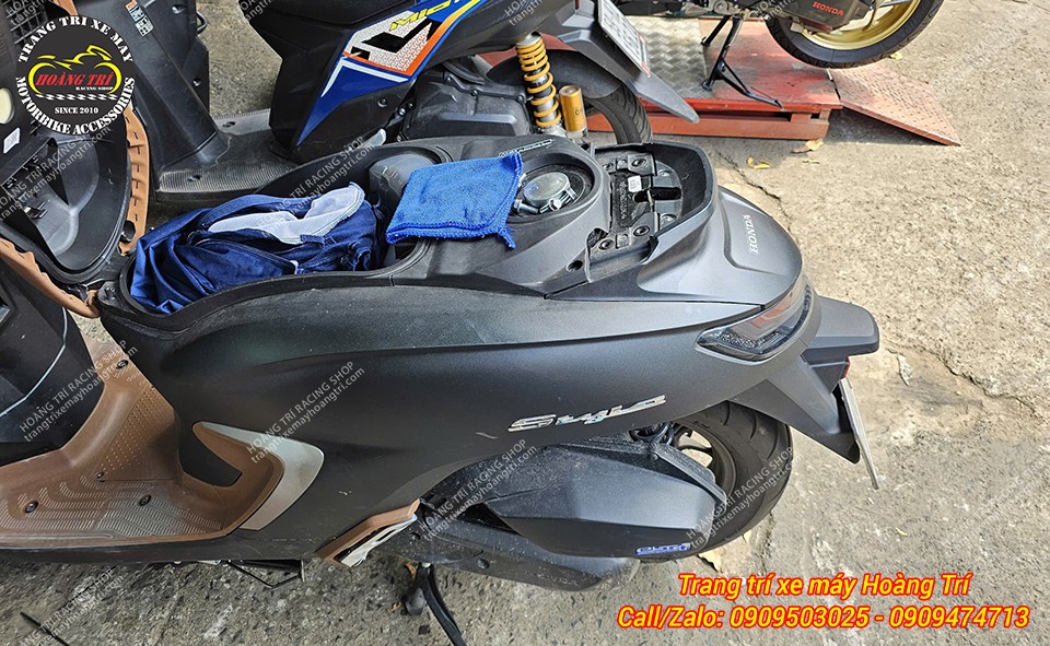 Honda Stylo 160 màu đen nhám ghé Hoàng Trí Shop