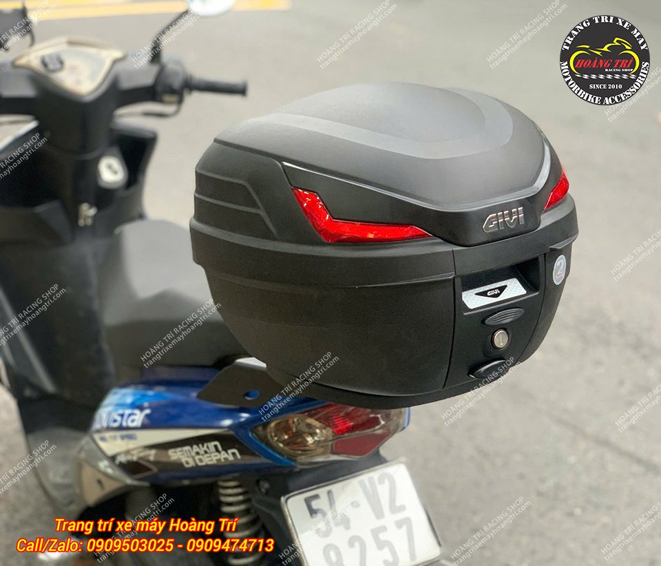 Thùng sau Givi chính hãng B27NX trang bị cho xe Mio M3