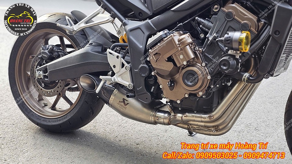 Sau khi thay thế cây pô Akrapovic DRS mang đến diện mạo mới cho xe