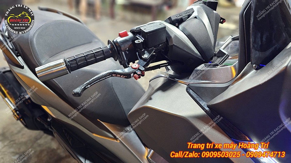 Kết hợp cùng tay thắng CRG Carbon mang đến phong cách mới