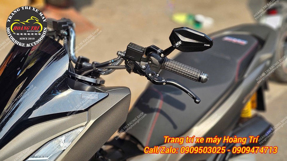 PCX 160 trang bị kính hậu Motogadget MT V2 màu đen