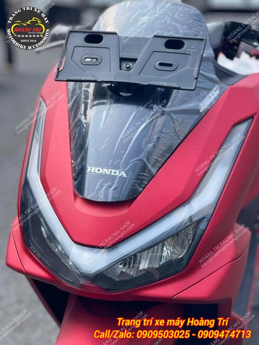 PCX 160 2025 màu đỏ nhám được chụp trực diện