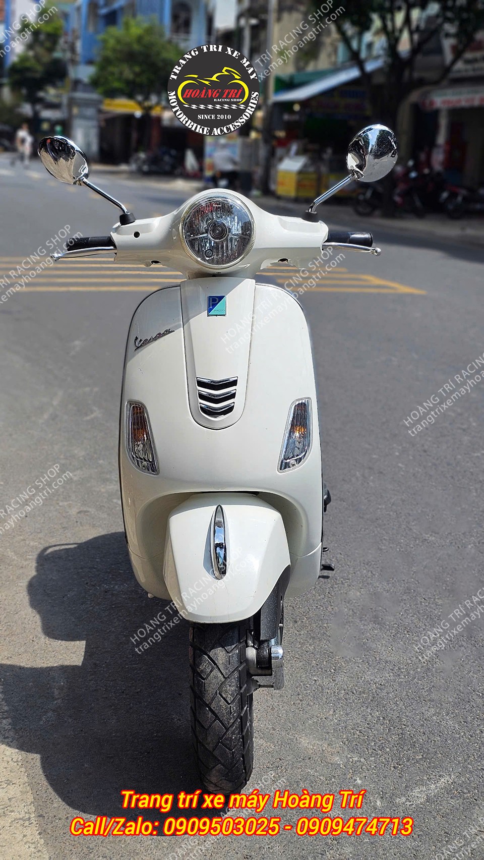 Góc view trực diện Vespa LX với kiểu dáng nguyên bản chưa nâng cấp với đèn tròn