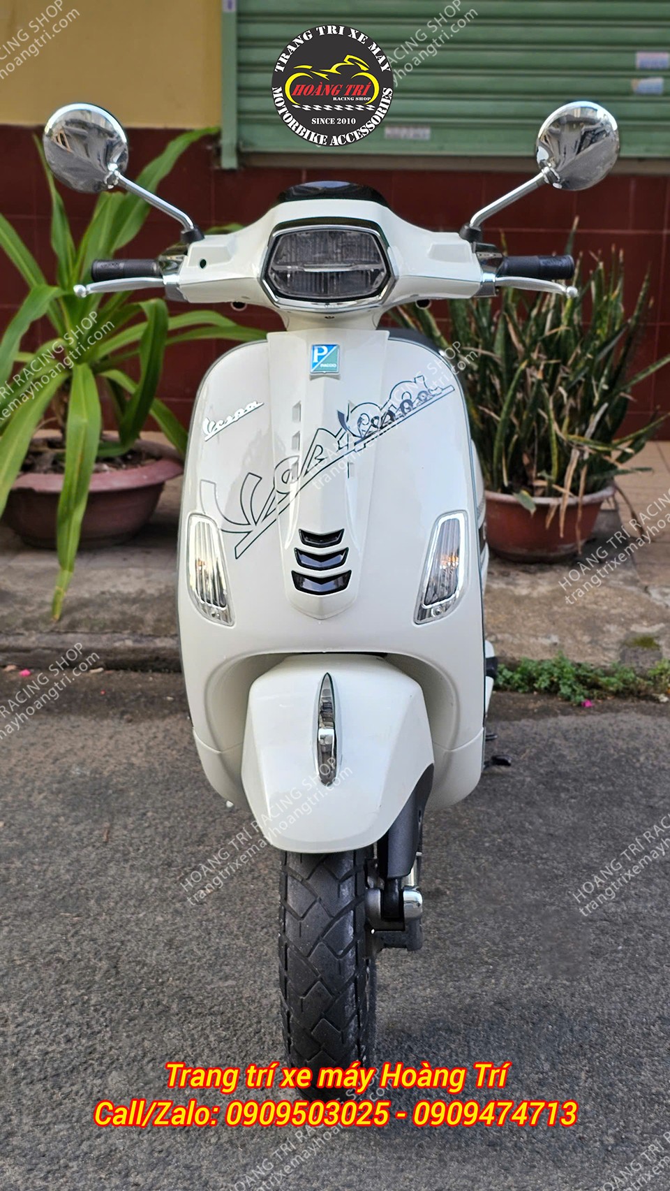 Góc trực diện của đầu đèn Vespa Sprint sau klhi đã thay thế cho xe