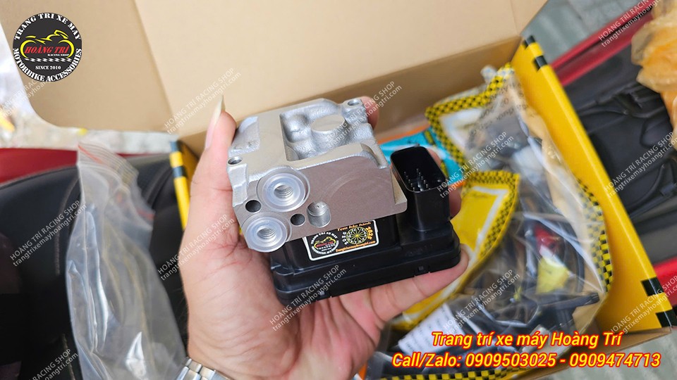 Trên tay cụm bơm ABS mới tinh tươm - Trái tim của bộ phanh ABS