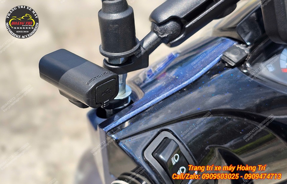 Nhỏ nhắn, gọn gàng được trang bị tại vị trí chân kính