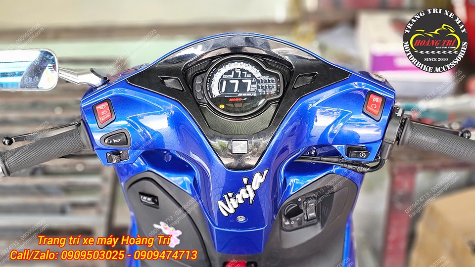 Ninja Lead trở nên hiện đại hơn sau khi gắn đồng hồ Koso MS01