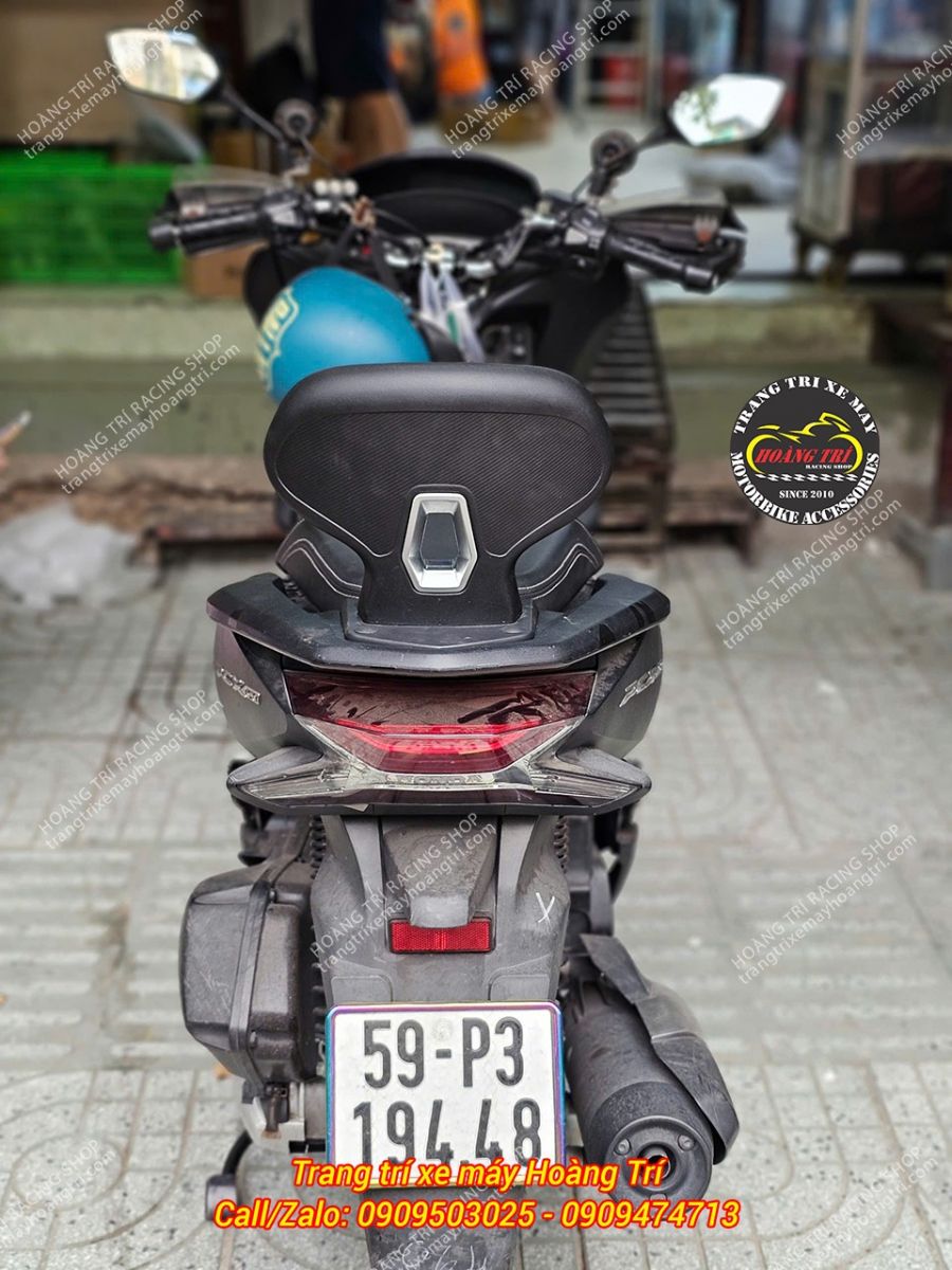 Vừa tựa lưng vừa trang trí xe hiệu quả cho PCX 150 hiệu quả