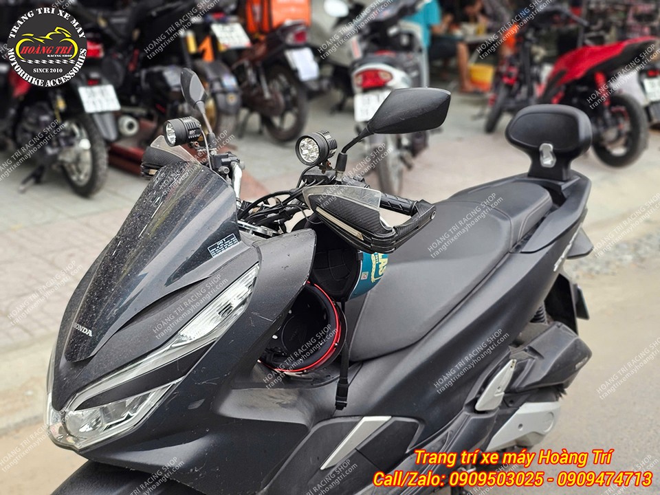 Trang bị thêm các phụ kiện khác tự tin thể hiện cá tính