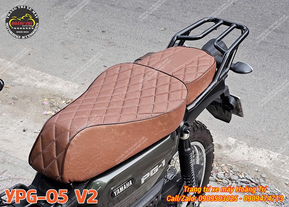 Các đường chỉ may tạo điểm nhấn hình khối mang lại nét cá tính cho yên xe