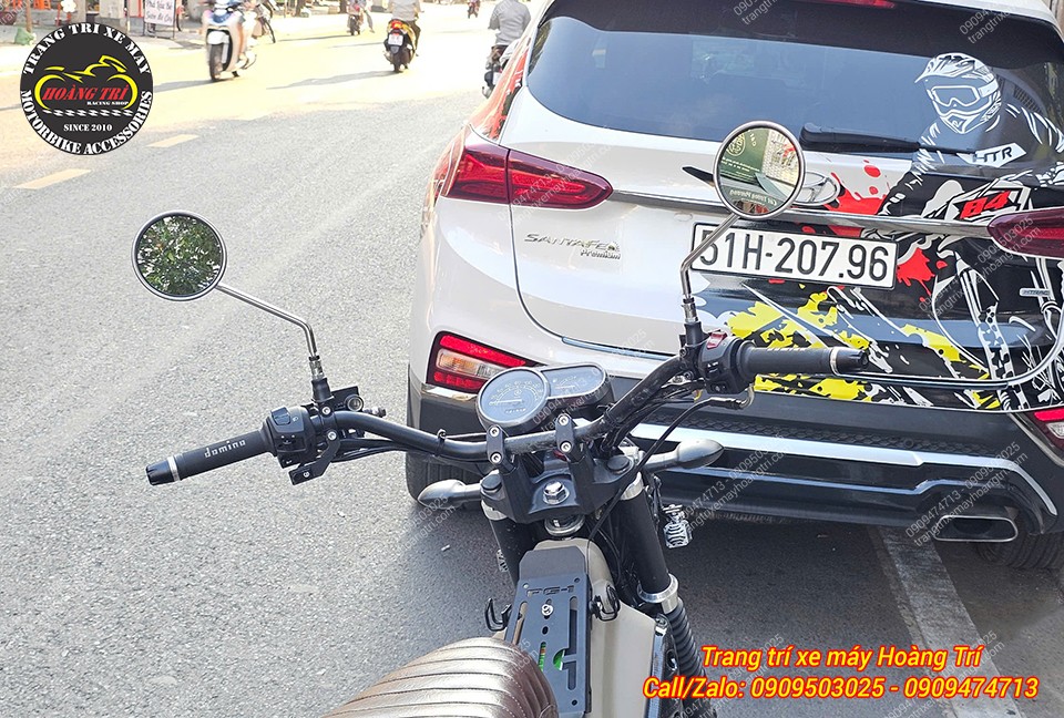 Dáng kính tròn rất hợp với các dòng xe mang phong cách cổ điển