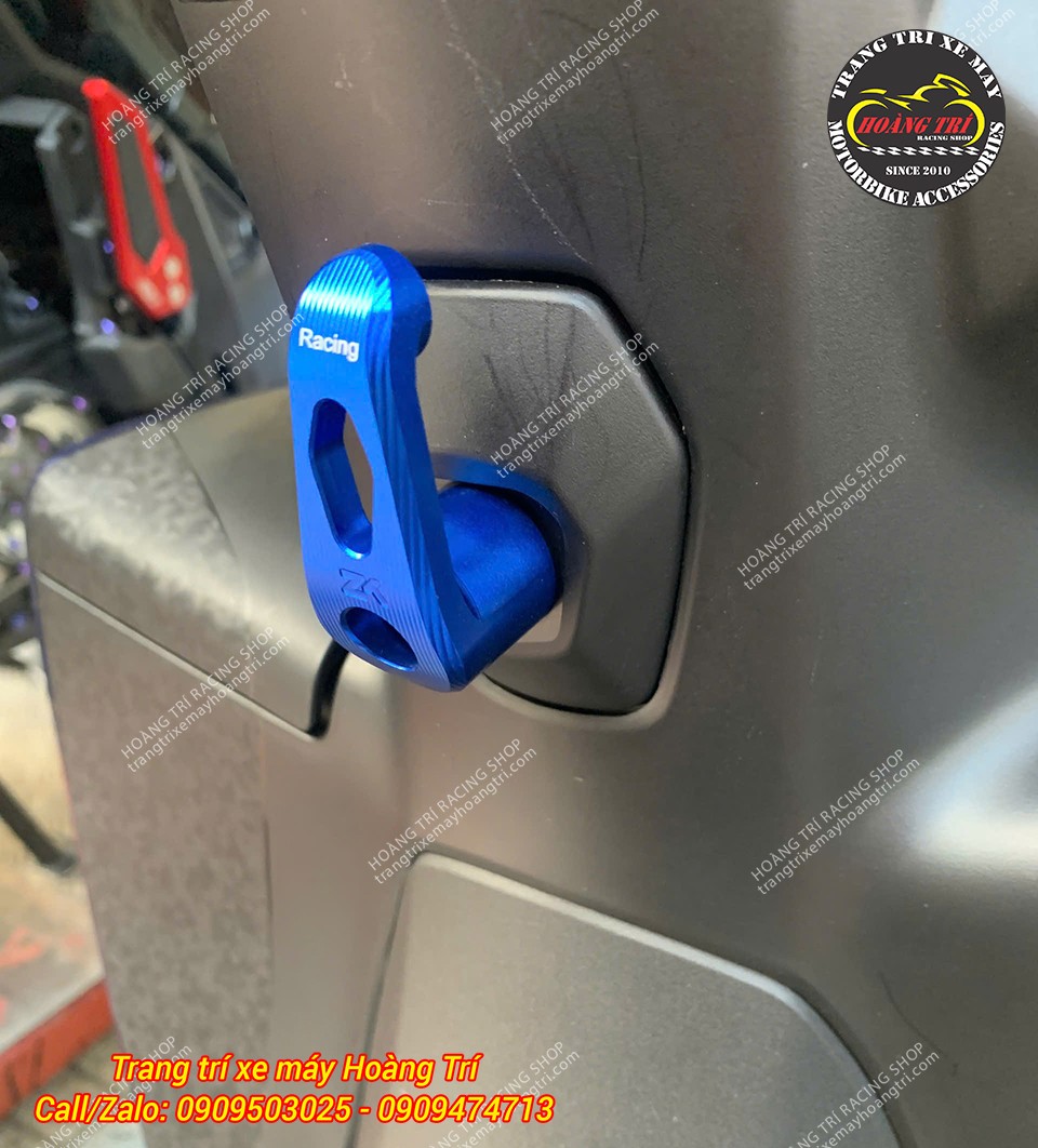 Cận cảnh móc treo đồ nhôm CNC HTR màu xanh dương