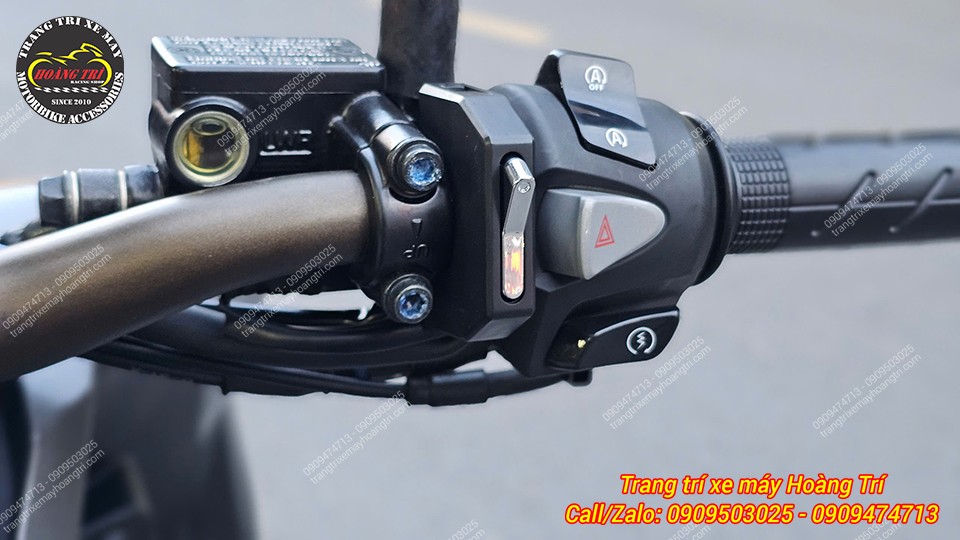 Anh khách lựa chọn nâng cấp công tắc on/off Daytona để điều khiển cụm đèn bi cầu Shark Power