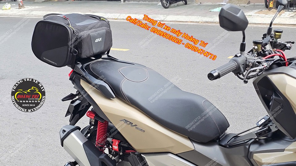 Sự kết hợp giữa baga và túi đồ tạo nên phong cách mạnh mẽ cho chiếc ADV 160