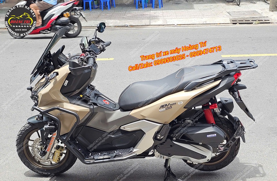 Phiên bản full đồ chơi ADV 160 sẵn sàng cùng bạn tung hoành mọi nẻo đường đô thị