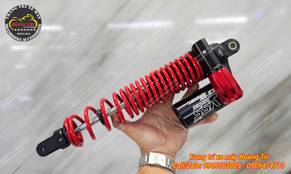 Sự kết hợp giữa phuộc và tăng chỉnh HPA khiến tổng thể xe trở nên thể thao, cá tính hơn