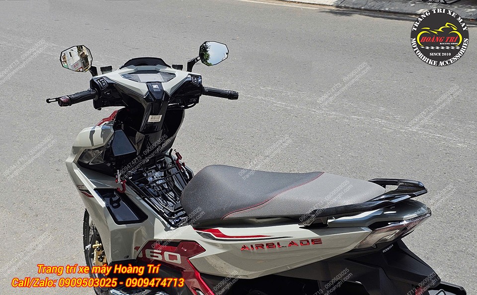 Cặp kính chiếu hậu giúp Airblade 160 trông nổi bật và mới mẻ hơn