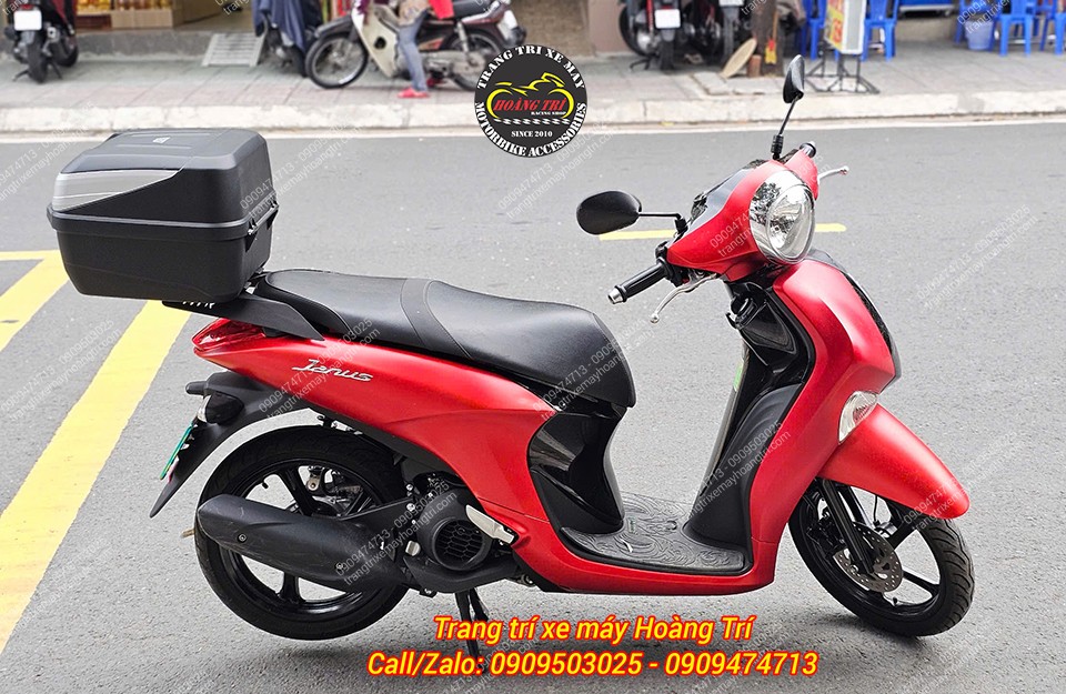 Nhờ combo baga sau HTR kết hợp thùng Givi chính hãng, chiếc Janus lột xác đầy ấn tượng