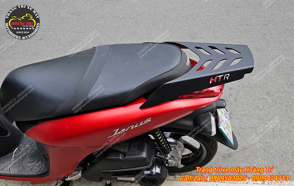 Chiếc Janus đã được trang bị baga sau HTR có logo thương hiệu nổi bật hai bên
