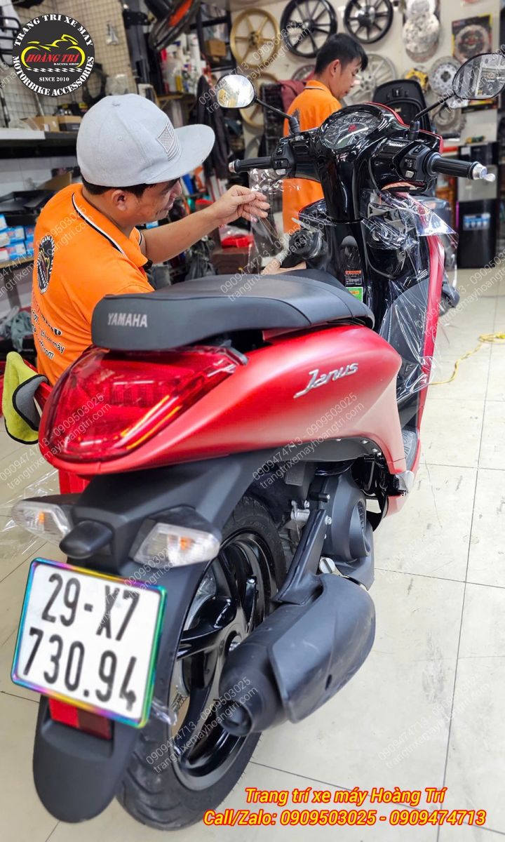 Không gây ảnh hưởng đến màu sơn gốc và còn được bảo hành đến 24 tháng