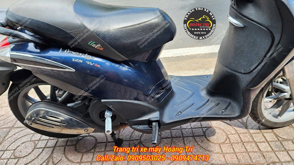 Chiếc Liberty được trang bị thêm gác chân phụ phía sau để nâng cao tiện nghi.