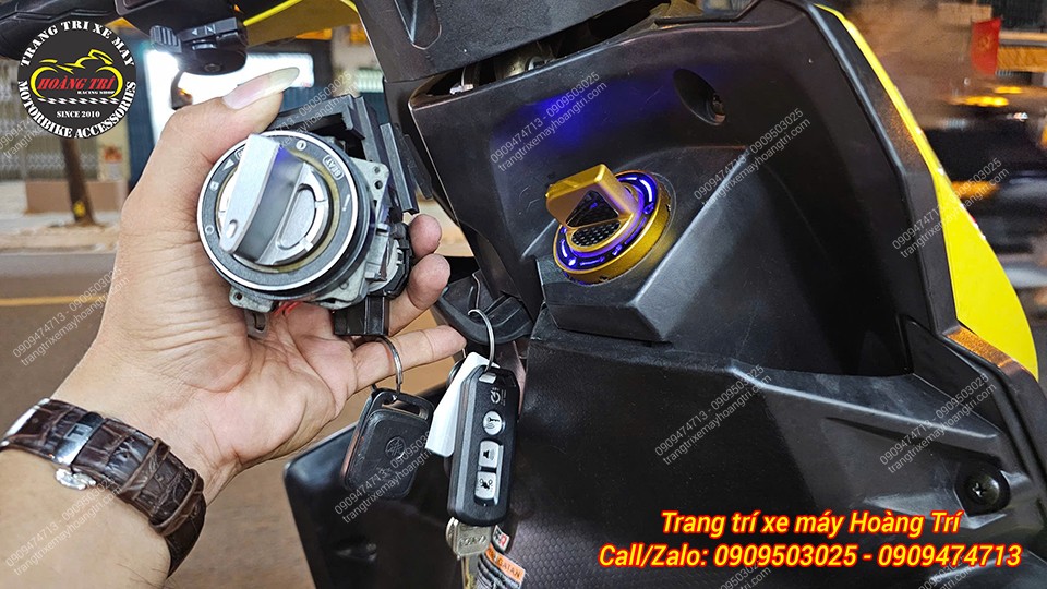 Hệ thống khóa Smartkey cũng được tích hợp, giúp mở xe mà không cần dùng chìa cơ