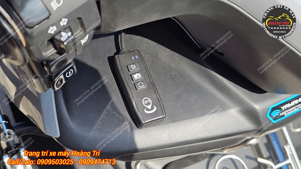 Các nút chức năng bố trí phía trên ngăn chứa đồ – đảm bảo không cản trở thao tác khi lái xe.