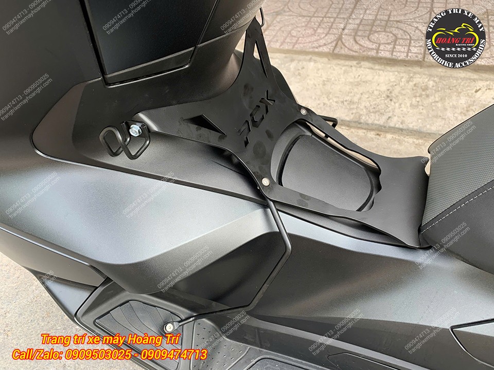 Chiếc PCX 160 2025 vừa được lắp thêm baga giữa mà không cần khoan hay độ chế thêm