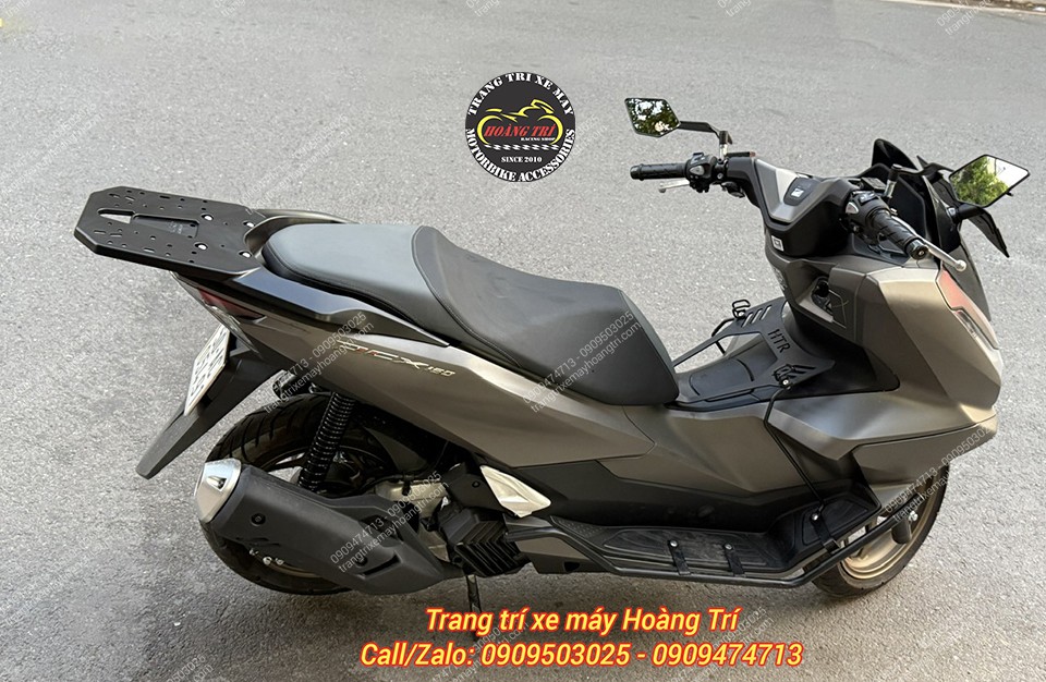Tổng thể chiếc PCX 160 2025 được độ nhiều món tiện lợi, nâng tầm trải nghiệm sử dụng