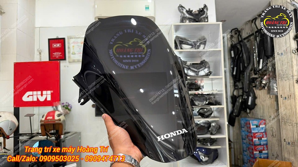 Kính chắn gió PCX 160 2025 nổi bật với độ trong bóng và chất liệu cao cấp