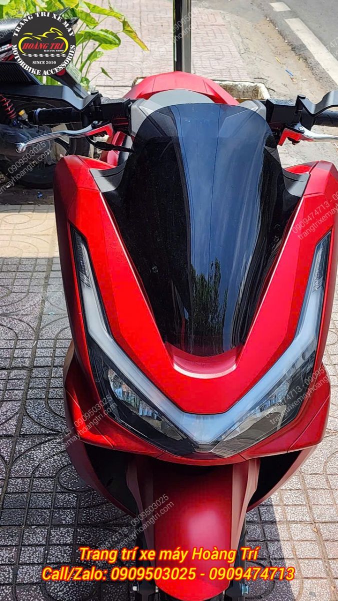 Kính chắn gió PCX 160 2025 HTR hiện đã có mặt tại cửa hàng, sẵn sàng phục vụ anh em