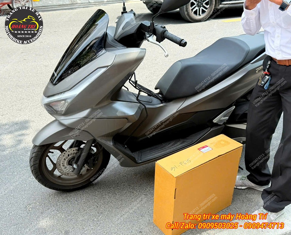 Kính zin đã được đóng gói cẩn thận để gửi trả lại cho khách