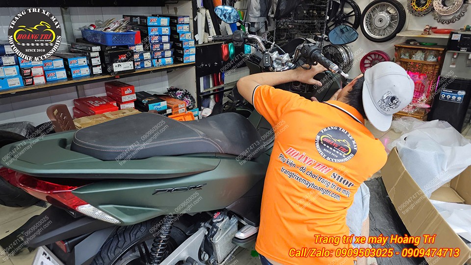 Chiếc PCX 2017 đã lộ diện với dàn áo mới màu xanh lục ấn tượng