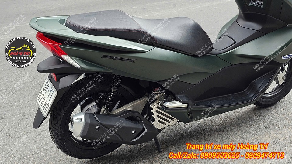 Góc nhìn phía sau của PCX 2017 sau khi hoàn tất dọn kiểng đầy ấn tượng