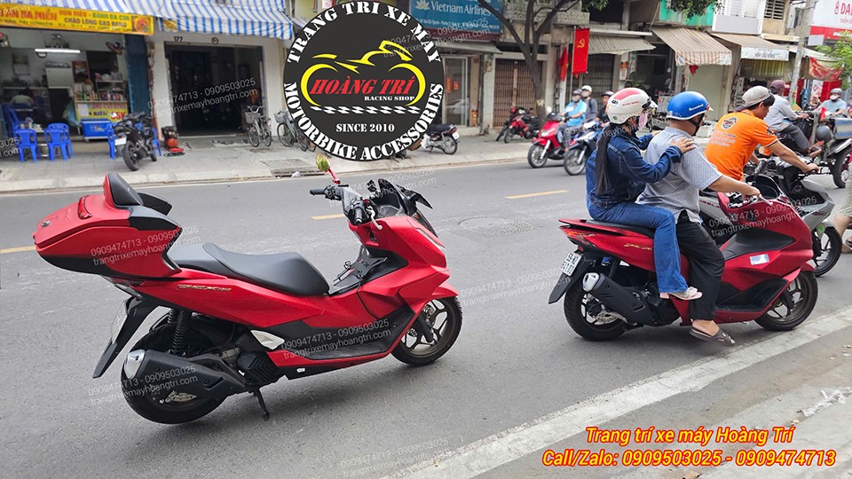 Thùng sau có tựa lưng giúp xe tiện nghi hơn trong mọi hành trình