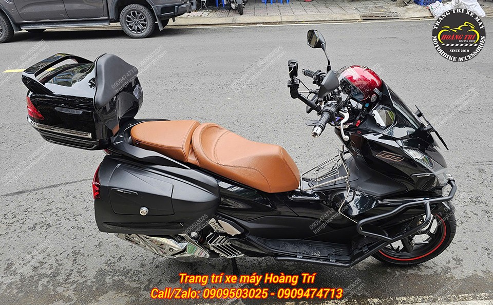 Sự thay đổi này khiến xế cưng trở nên khác biệt và ấn tượng hơn bản zin.
