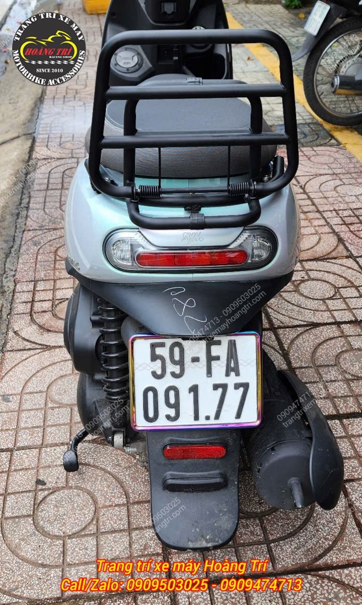 Chiếc SYM Priti được trang bị thay thế baga sau kiểu Vespa