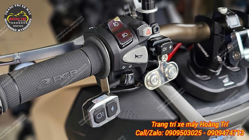 Zoom cận bộ cùm công tắc CBR650R zin được trang bị cho chiếc ADV 160