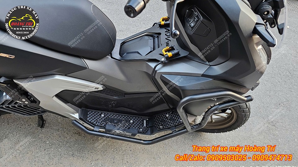 Anh khách trang bị thêm móc treo CNC HTR để tăng tính tiện dụng cho xe.