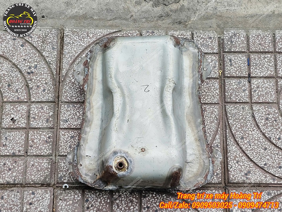 Thùng xăng độ cho Sh 2003 khi lên dàn áo SH 2010 (Mặt dưới)