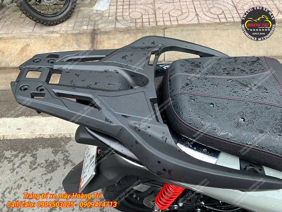Chủ xe đã chọn baga sau QH cho chiếc Sh 350i để nâng cao tính tiện dụng và ngoại hình xe
