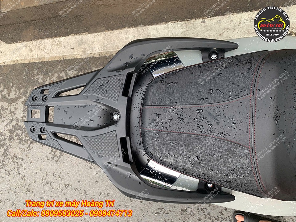 Trang bị baga sau cho Sh 350i không chỉ làm xe trông hiện đại hơn mà còn sẵn sàng để gắn thêm thùng tiện ích