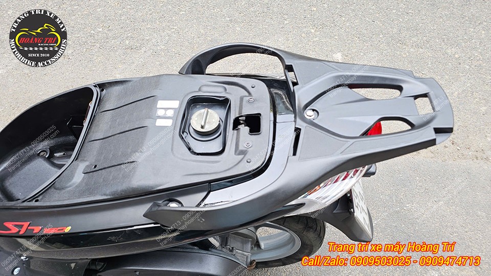 Tay dắt sau thiết kế theo phong cách SH Ý 2010 đã được lắp đặt hoàn chỉnh