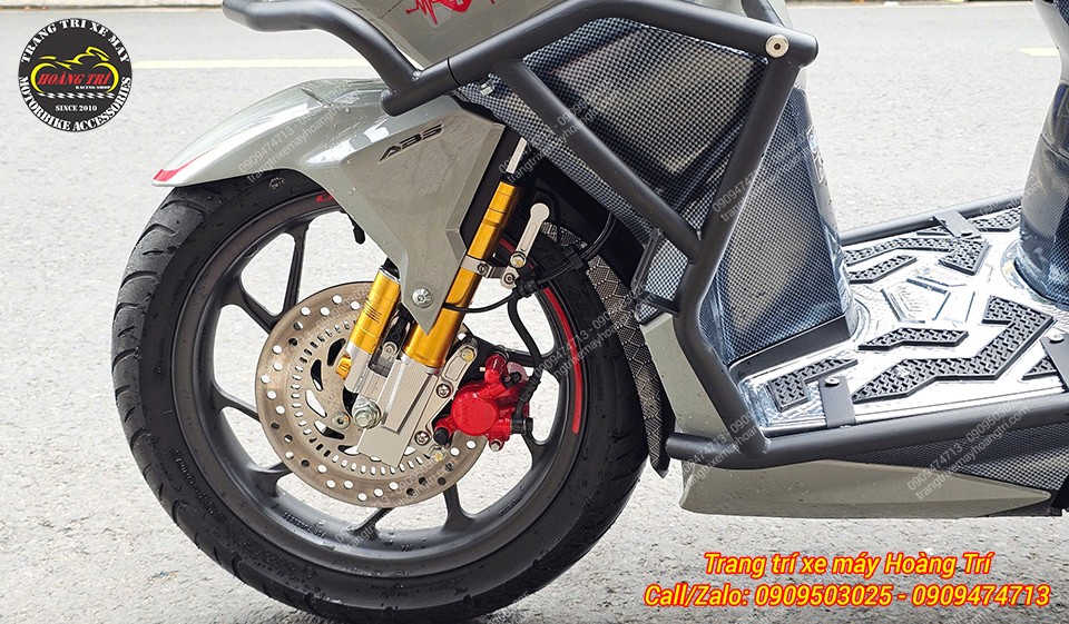 Sở hữu vật liệu cao cấp và màu sắc nổi bật, bộ phuộc chắc chắn giúp xe bạn thêm phần thu hút