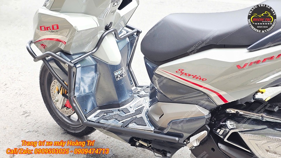 Để tăng độ bảo vệ, chủ xe còn bổ sung thêm bộ khung bảo vệ đi kèm