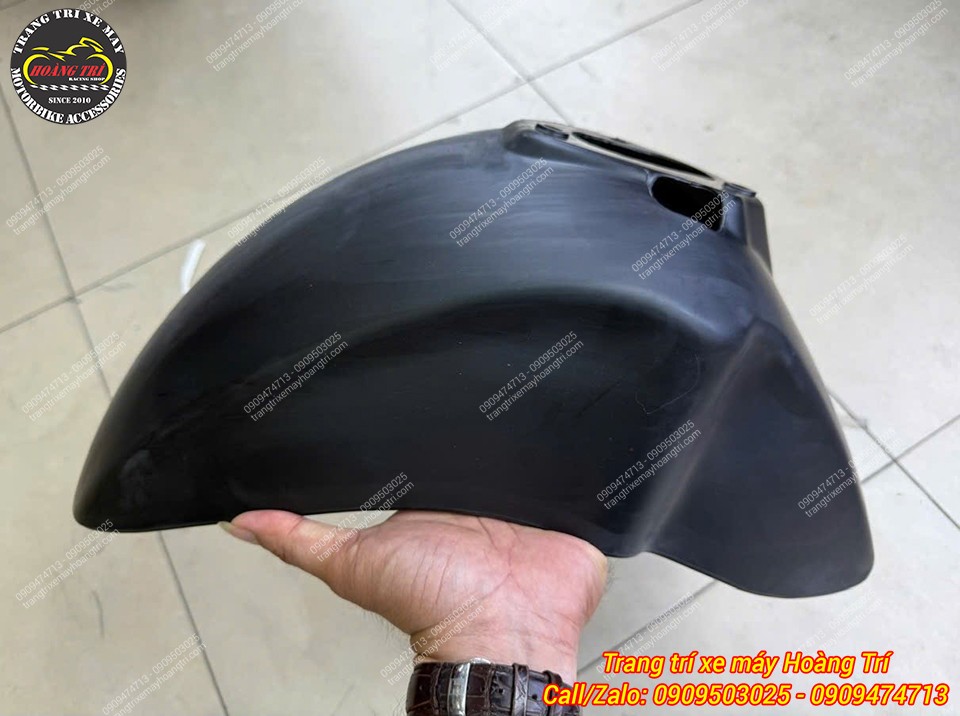 Dè trước đã được tháo ra, chuẩn bị cho quá trình custom cá tính hơn